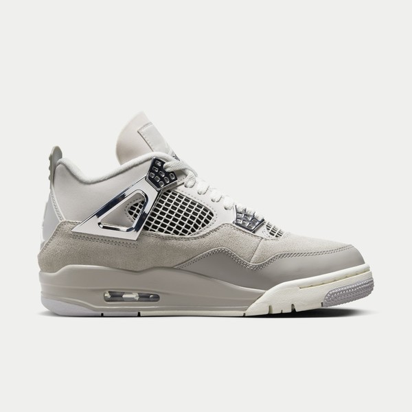 マレン　ドルトムント Cool Shades of Grey Land on the Air Jordan 4 